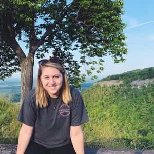 Meet your Posher, Hannah